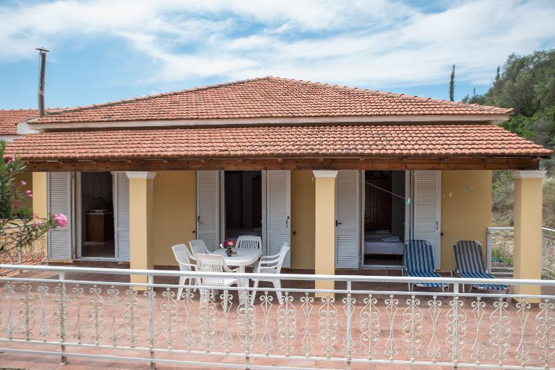 Апартаменти Elias House Айос-Георгіос Екстер'єр фото